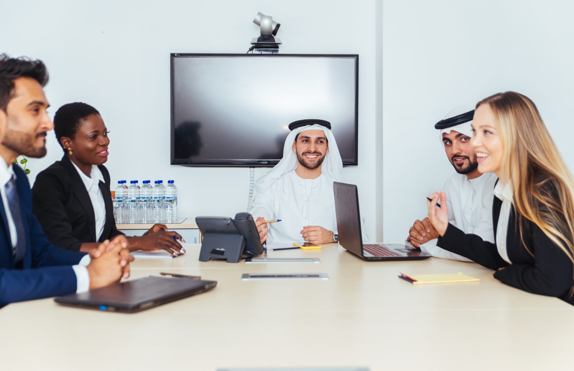 Boutique vs. Big Four: Which Consulting Firm is Right for Your UAE Business?